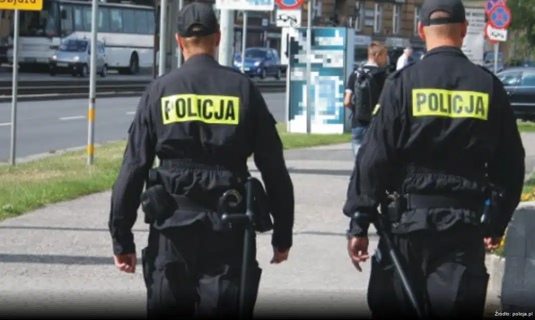 Zatrzymanie złodzieja w autobusie dzięki współpracy kierowców i policji