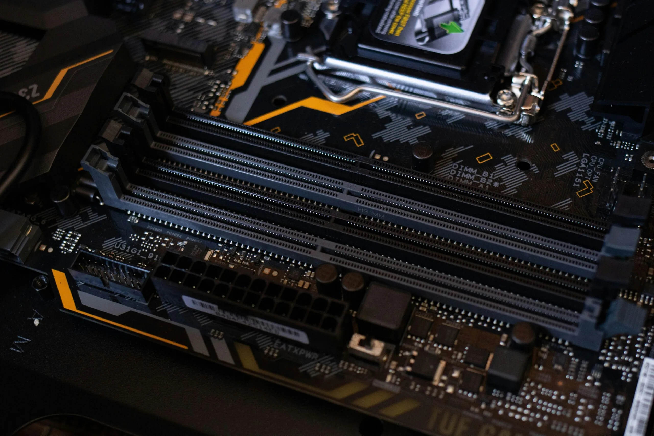 Rozbudowa komputera o DDR5 – jak dobrać pojemność i taktowanie pamięci RAM?